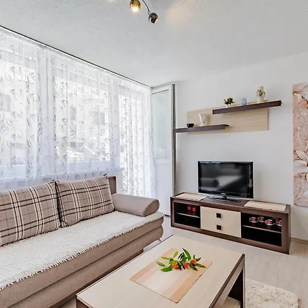 Eli Apartment